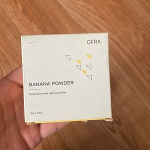 OFRA Banana setting powder.